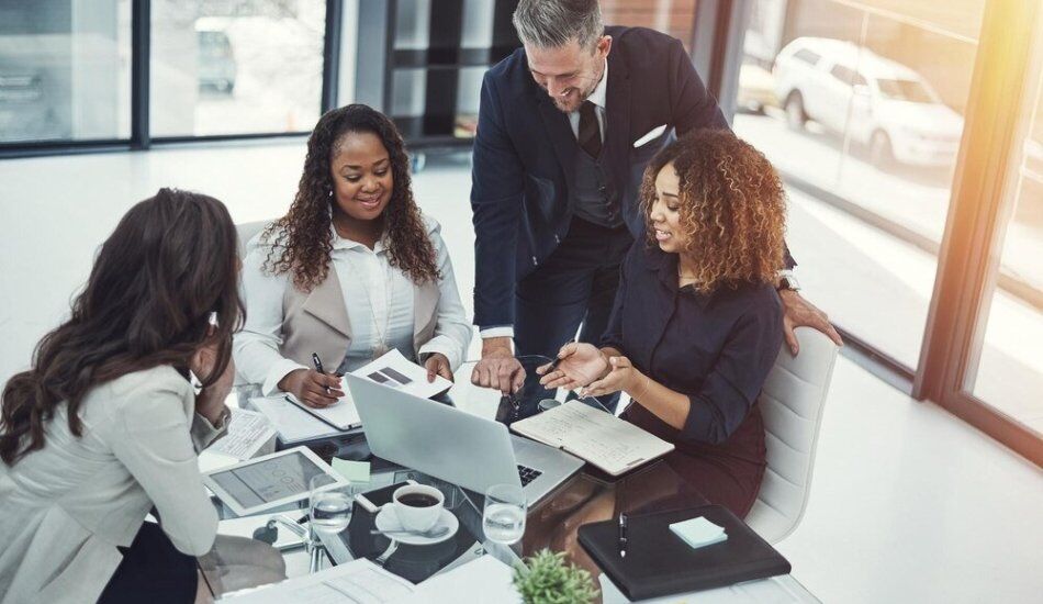 Comparativo entre Estoque de Produtos para Venda e Equipamentos para Locação