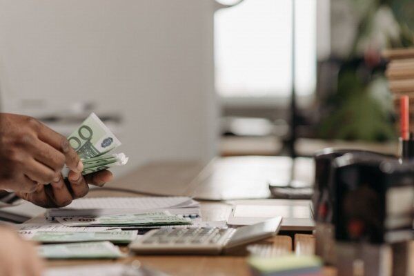 Gestão financeira para locadoras: análise de ROI e geração de valor